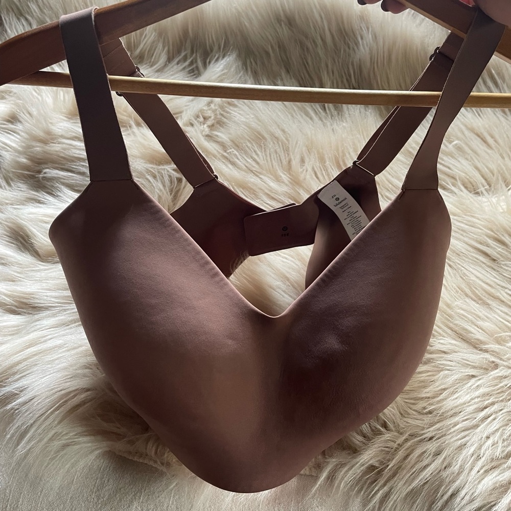 Lululemon bra taupe color 32E